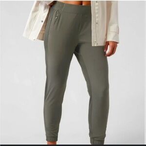 Athleta Olive Green Textured Brooklyn Pants Size 6